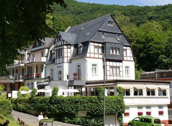 Hotel Bertricher Hof Außenaufnahme des Hotels in klassischer Bauweise